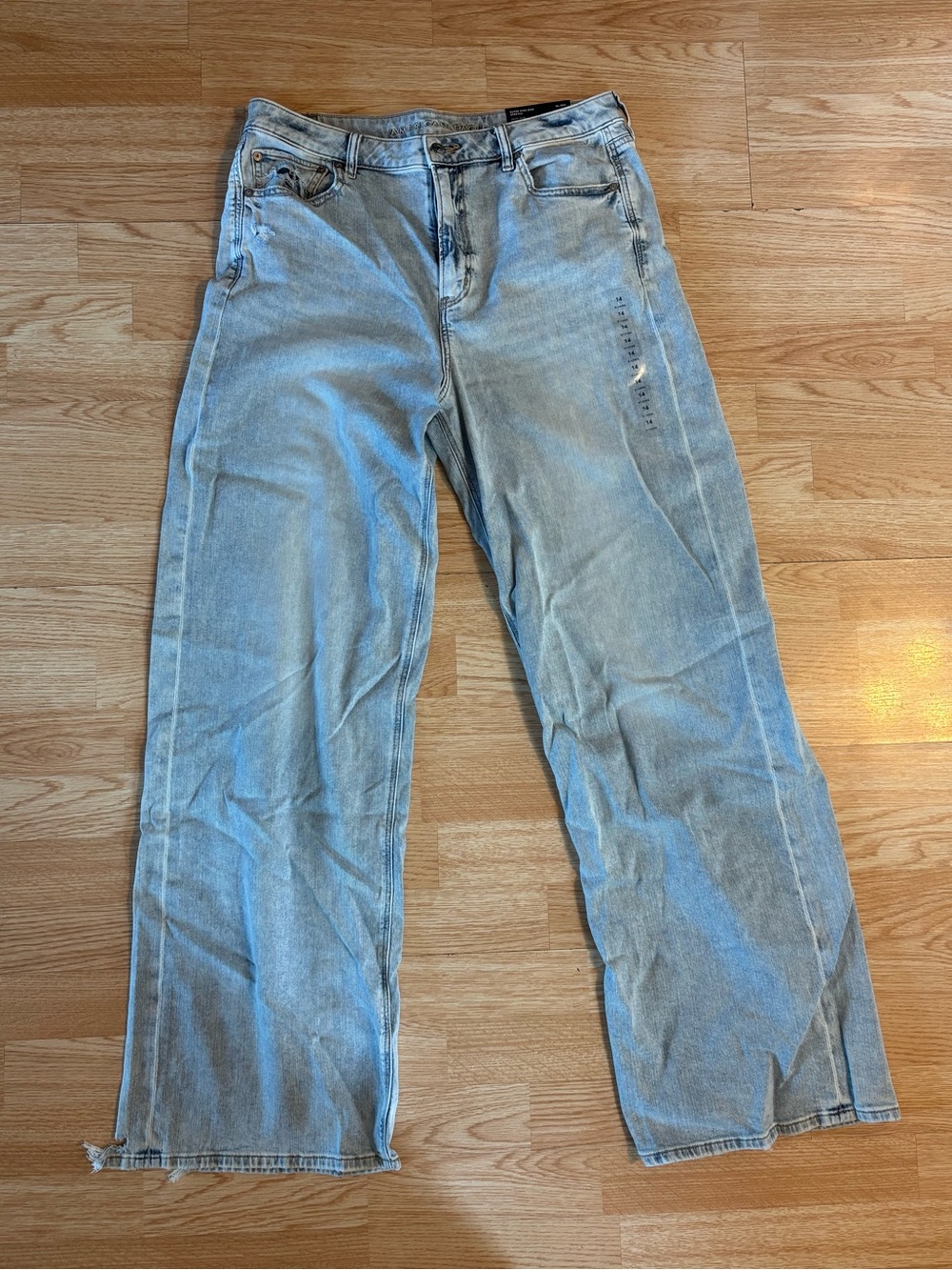 American Eagle Super High-Rise Stretch Light Wash Jeans